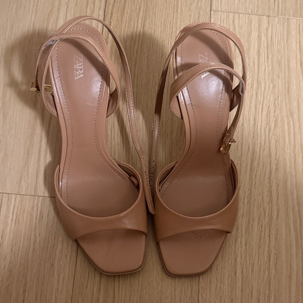 Zara Women's Beige Strappy Heels